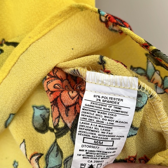 Floral blouse with ruffled sleeves - Picture 2 of 3